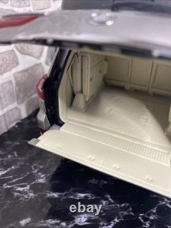 08955T Lexus LX570 Sonic Titanium Kyosho 1/18