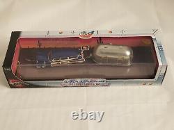 164 Hot Wheels Airstream Dream Vehicle Set Sealed 29216 Cadillac