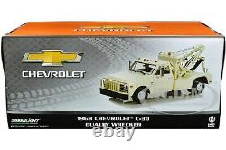 1968 Chevrolet C-30 Dually Tow Truck White 1/18 Diecast Model Greenlight 13623