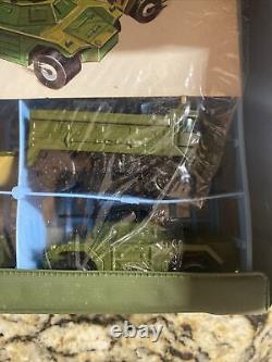 1976 Lesney Matchbox Military Carry Case 6 Vehicles Included