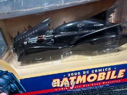 2000 DC Comics Batmobile 118 scale die-cast vehicle new in box
