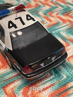 Autoart Ford 1/18 Crown Victoria Police Car Los Angeles Department 474