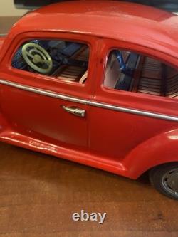 BANDAI JAPAN 1960s VW VOLKSWAGEN SEDAN CAR BUMP-N-GO TIN BATTERY TOY SEE VIDEO