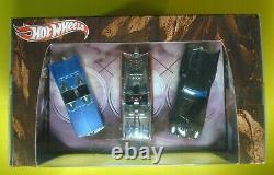 Box Set 2011 Hot Wheels BATMAN 150 1966 BATMOBILE Comic Book SUPER FRIENDS