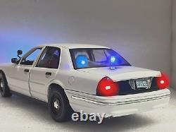 Crown Vic Undercover FCV P71 Police Interceptor Chicago PD WORKING LIGHTS 1/18