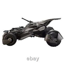 DC Justice League Ultimate Batmobile RC Vehicle Figure Standard Pack + 6 Figure