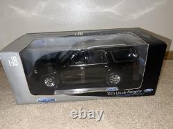 Ford 118 WELLY 2005 LINCOLN NAVIGATOR BLACK Die Cast Metal Car New In Box