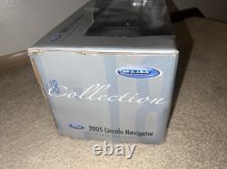Ford 118 WELLY 2005 LINCOLN NAVIGATOR BLACK Die Cast Metal Car New In Box