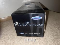 Ford 118 WELLY 2005 LINCOLN NAVIGATOR BLACK Die Cast Metal Car New In Box