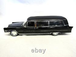 Greenlight 1966 Cadillac Limosine Black Hearse 118 Precision Collection Diecast