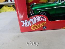 Hot Wheels 55 1955 Chevy Classics Limited Edition Chevrolet Car Green 118 H8770