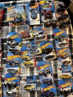 Hot Wheels! Massive Collection (Trucks, Utilities And Standard Vehicles)