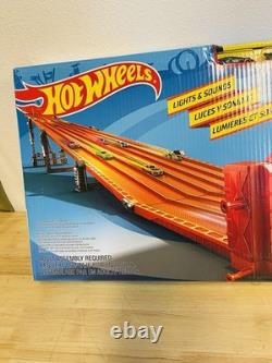 Hot Wheels Toy Car Playset Super 6 Lane Raceway With 6 164 Scale Vehicles