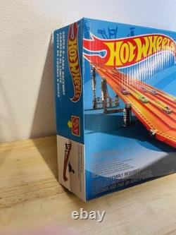 Hot Wheels Toy Car Playset Super 6 Lane Raceway With 6 164 Scale Vehicles