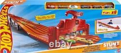 Hot Wheels Toy Car Playset with Lights, Sounds & 6 164 Scale Vehicles, Super 6