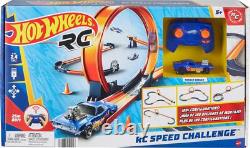 Hot Wheels Toy Car RC Set with 164 Scale Remote-Control Vehicle & 30+ Pieces of