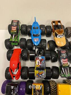 Huge Lot of 32 Hot Wheels Monster Jam Monster Truck Vehicle Grave Digger Lot 4