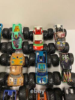 Huge Lot of 32 Hot Wheels Monster Jam Monster Truck Vehicle Grave Digger Lot 4