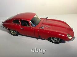 Jaguar E type Coupe 118 Scale Red Diecast Model Sports Racing Car Vehicle