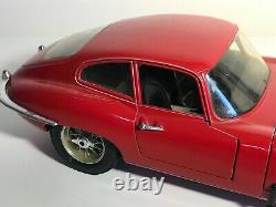 Jaguar E type Coupe 118 Scale Red Diecast Model Sports Racing Car Vehicle