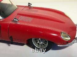 Jaguar E type Coupe 118 Scale Red Diecast Model Sports Racing Car Vehicle