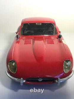 Jaguar E type Coupe 118 Scale Red Diecast Model Sports Racing Car Vehicle