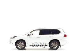 Kyosho 118 Lexus LX570 in Sonic Quartz