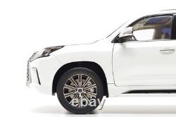 Kyosho 118 Lexus LX570 in Sonic Quartz