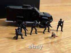 MVA Models 164 BEARCAT Armored Vehicle With Opening Doors With Figurines And K9