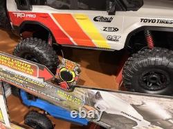 Maisto Tech R/C 2024 Toyota Land Cruiser Exreme Overland White red Stripes