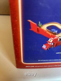 NEW Hard to Find Disney Pixar Cars L5793 Gear Up'n' Go Lightning McQueen Toy