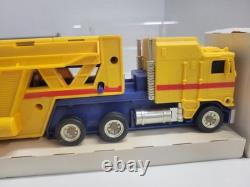 New 1986 Hot Wheels Semi Truck Trailer Transporter Car Hauler Carrying Case