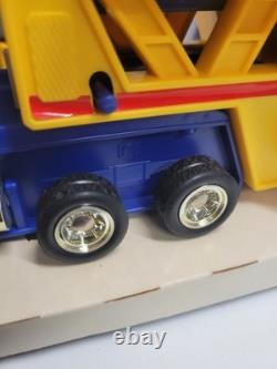 New 1986 Hot Wheels Semi Truck Trailer Transporter Car Hauler Carrying Case