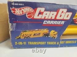 New 1986 Hot Wheels Semi Truck Trailer Transporter Car Hauler Carrying Case