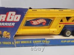 New 1986 Hot Wheels Semi Truck Trailer Transporter Car Hauler Carrying Case