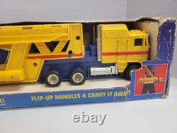 New 1986 Hot Wheels Semi Truck Trailer Transporter Car Hauler Carrying Case