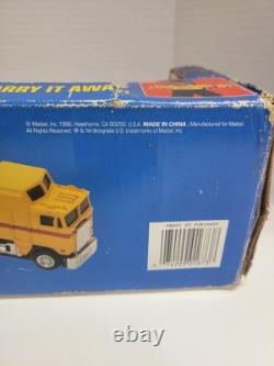 New 1986 Hot Wheels Semi Truck Trailer Transporter Car Hauler Carrying Case
