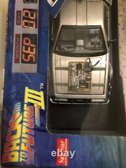 Sunstar 118 Delorean Time Machine Diecast Vehicle 2712