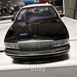 UT Chevrolet Black/White Police Vehicle Diecast Car with Light Bar Opening Doors