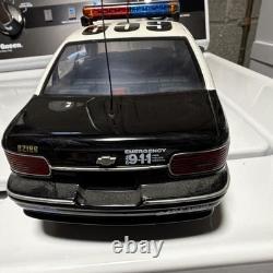 UT Chevrolet Black/White Police Vehicle Diecast Car with Light Bar Opening Doors