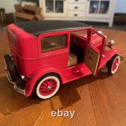 VTG 1931 Ford A Fire Chief Car by Motor City Classics. Rare 1/18 Heavy Diecast
