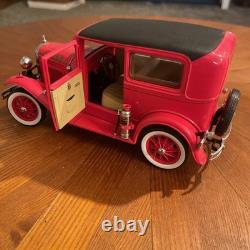 VTG 1931 Ford A Fire Chief Car by Motor City Classics. Rare 1/18 Heavy Diecast