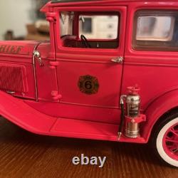 VTG 1931 Ford A Fire Chief Car by Motor City Classics. Rare 1/18 Heavy Diecast