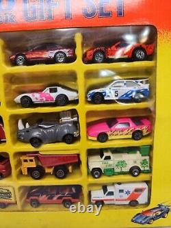 Vintage 1993 Matchbox 30 Vehicle Special Collection Pack Cut-Out Track On Back