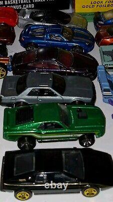 Vintage Hot Wheels (×45) Die-Cast Toy Car 1/64 Scale With Vintage Collector's Case
