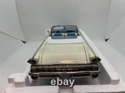 Vintage Japan Tin Oldsmobile Toy Car Sunstar 1/18 Japan
