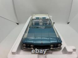 Vintage Japan Tin Oldsmobile Toy Car Sunstar 1/18 Japan